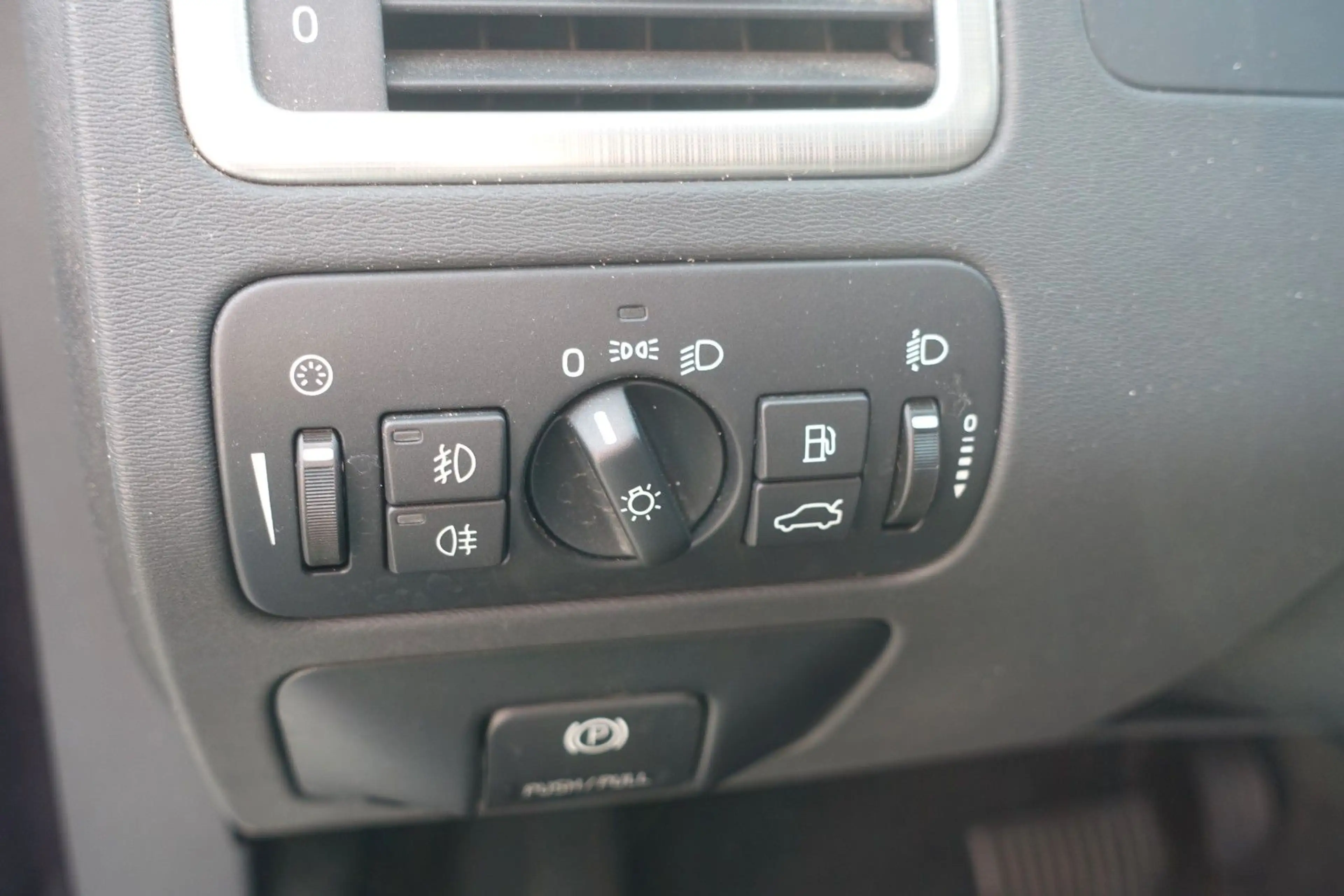 Volvo V70 Kombi Momentum*2.4l*5-ZYLINDER*AUTOMATIK*TEM — photo 4