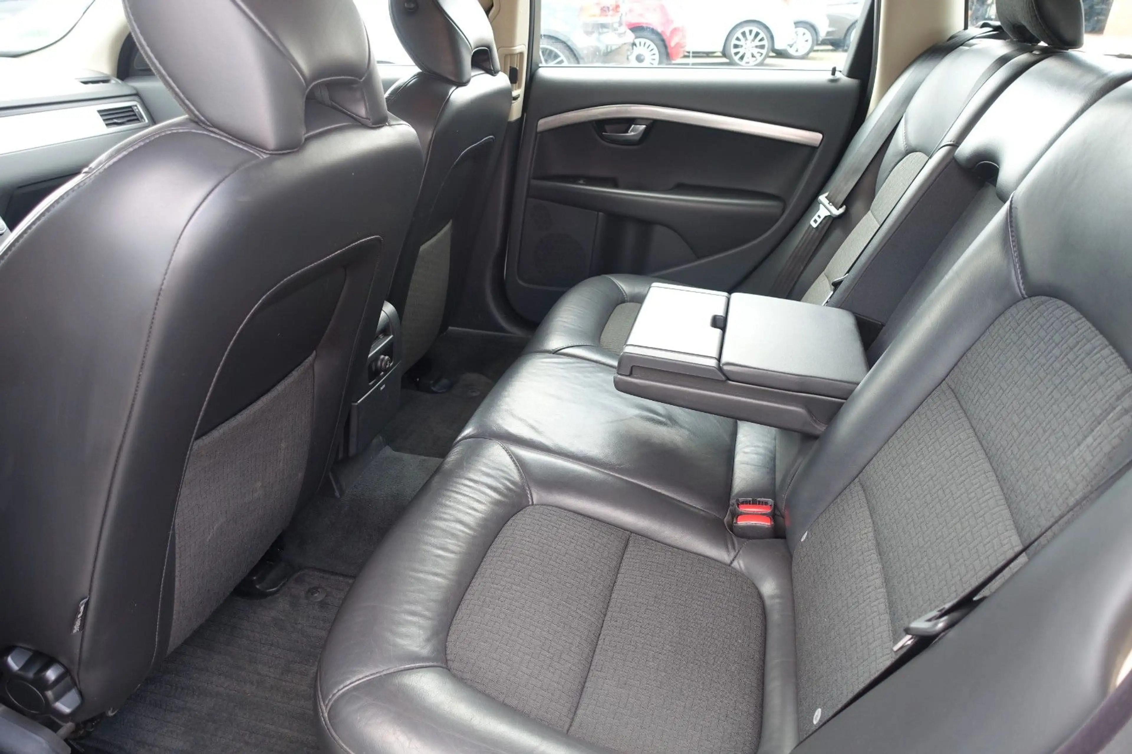 Volvo V70 Kombi Momentum*2.4l*5-ZYLINDER*AUTOMATIK*TEM — photo 12