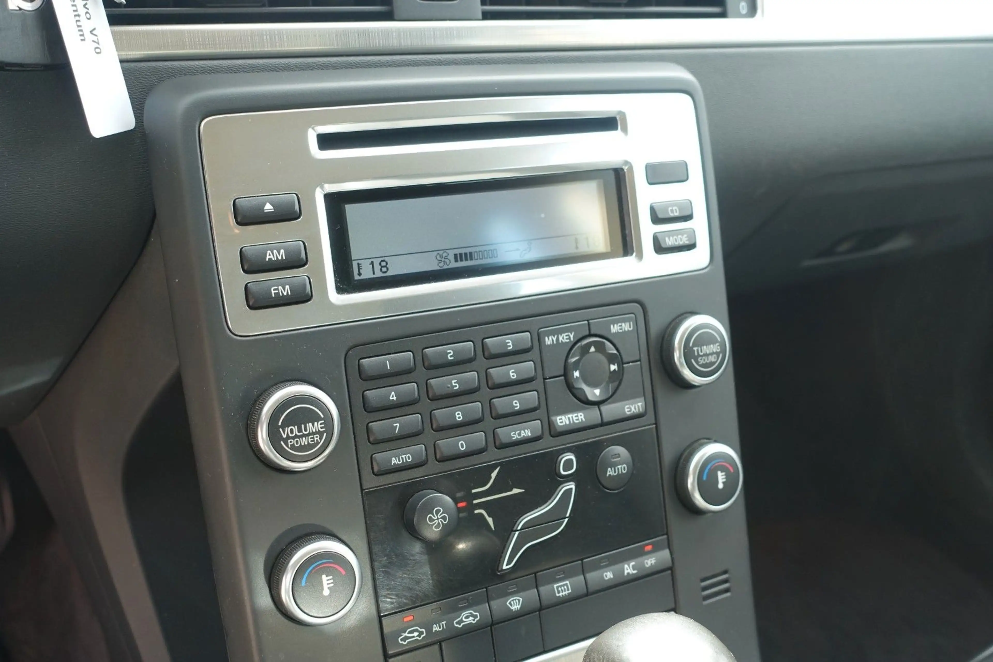 Volvo V70 Kombi Momentum*2.4l*5-ZYLINDER*AUTOMATIK*TEM — photo 6
