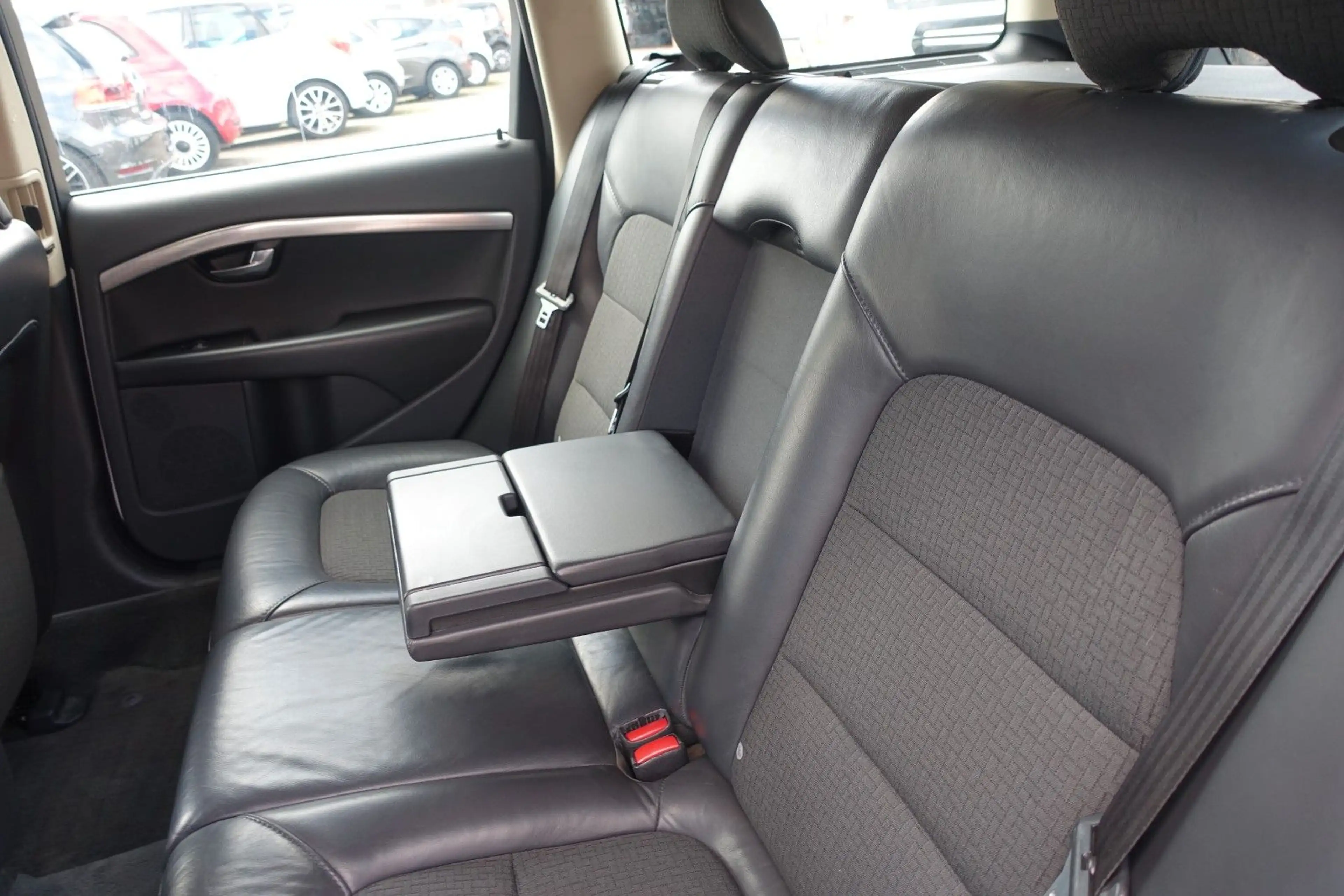 Volvo V70 Kombi Momentum*2.4l*5-ZYLINDER*AUTOMATIK*TEM — photo 11