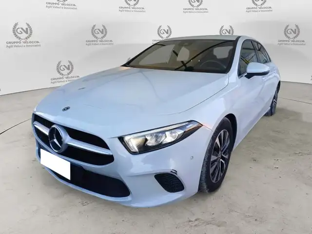 Mercedes-Benz A 180 A 180 d Automatic Business Extra