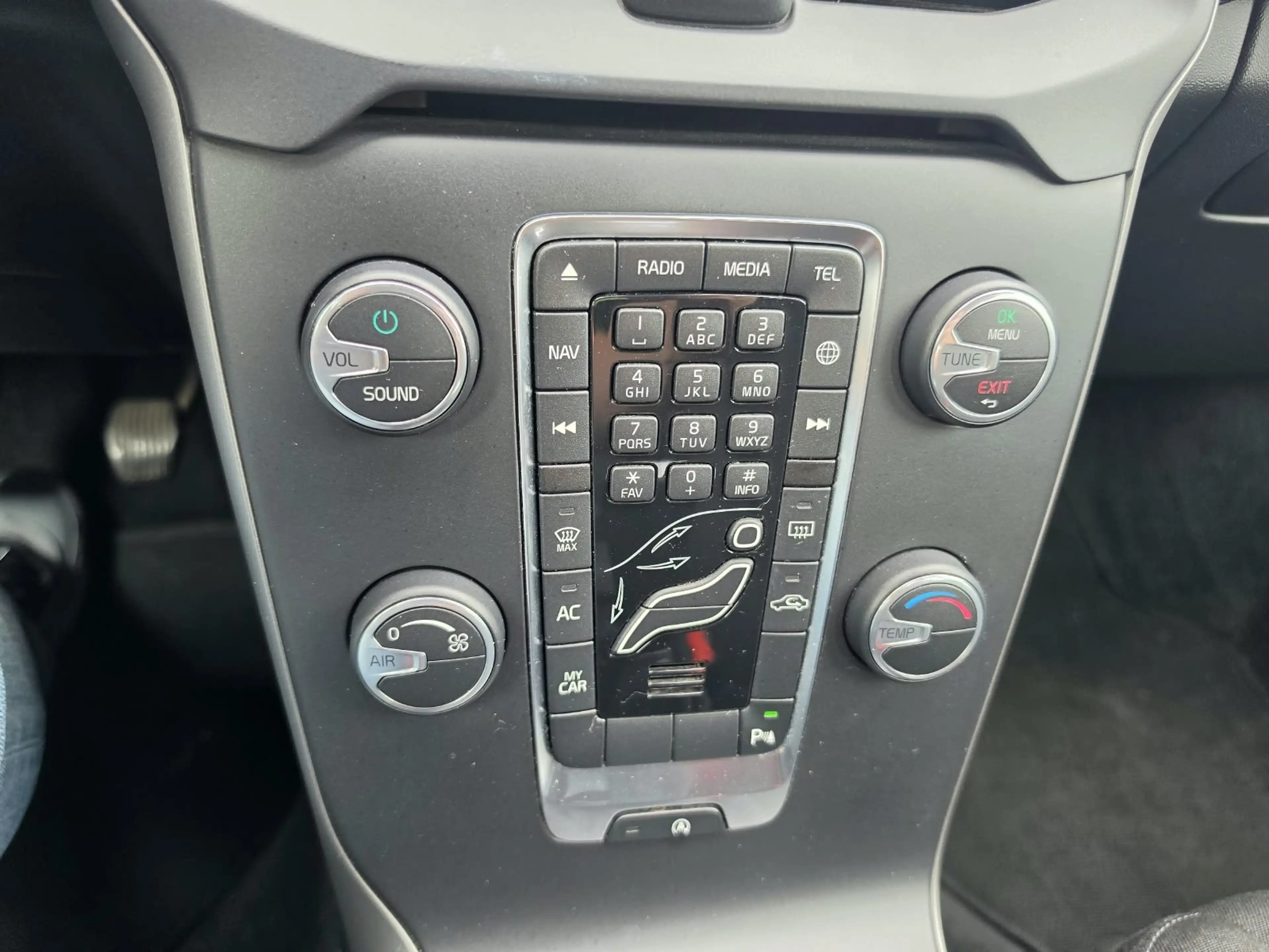 Volvo V40 B2B*MARCHAND*2.0d*Navi*Cruise*Eu6 — photo 13