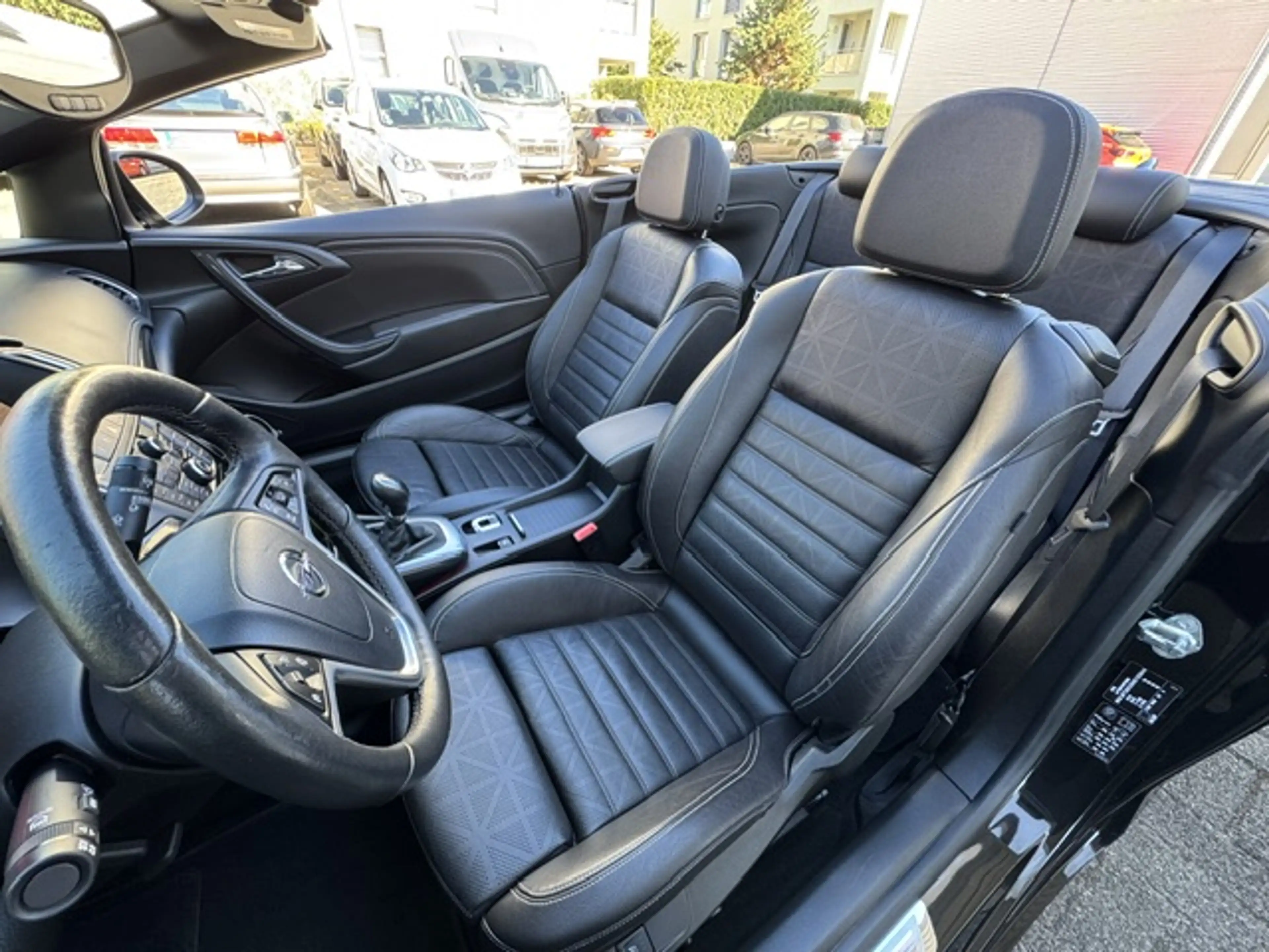 Opel Cascada Active — photo 20