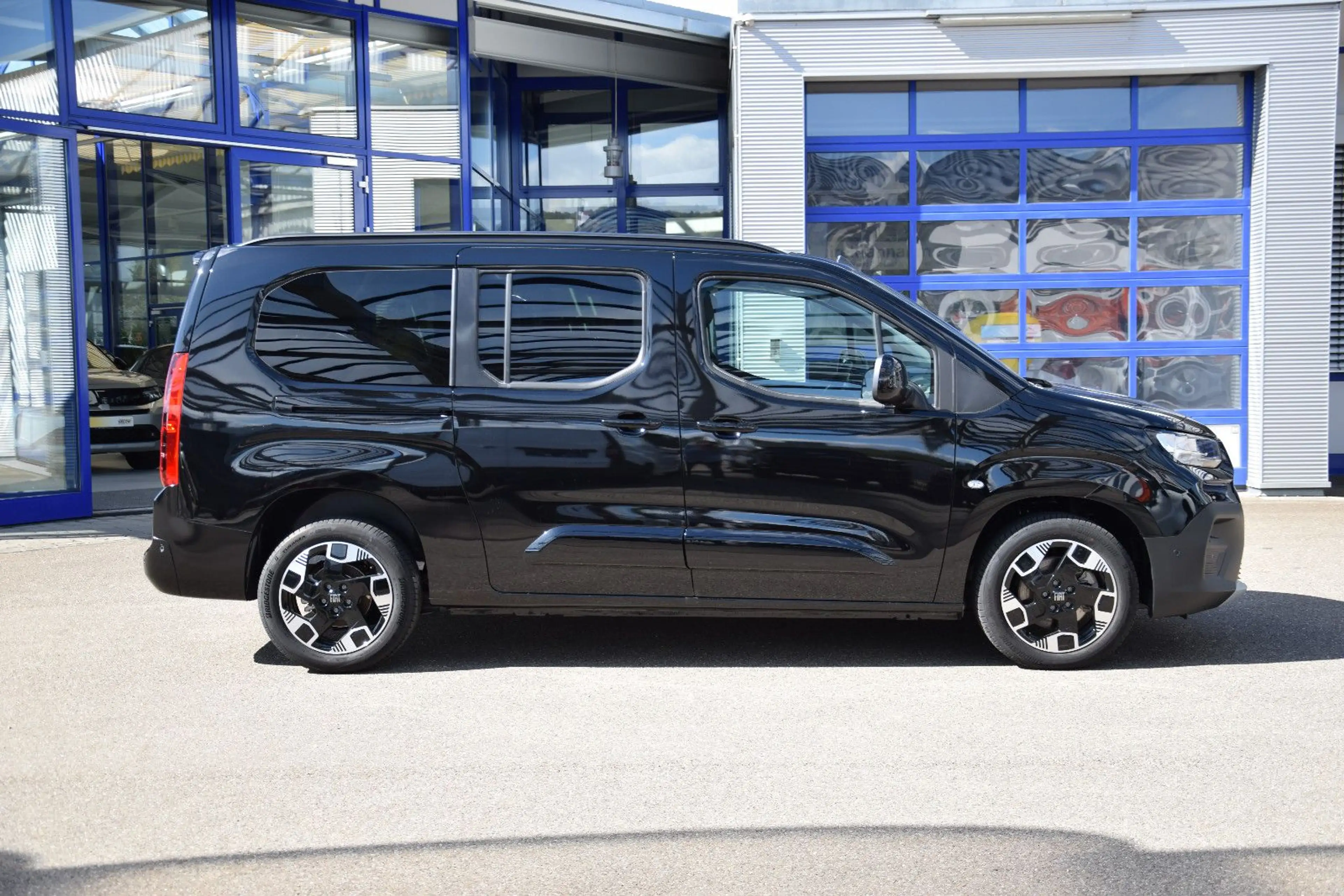 Fiat Doblo Qubo L MAXI BlueHDi 130 NAV 7-SITZE DACHRELING — photo 9