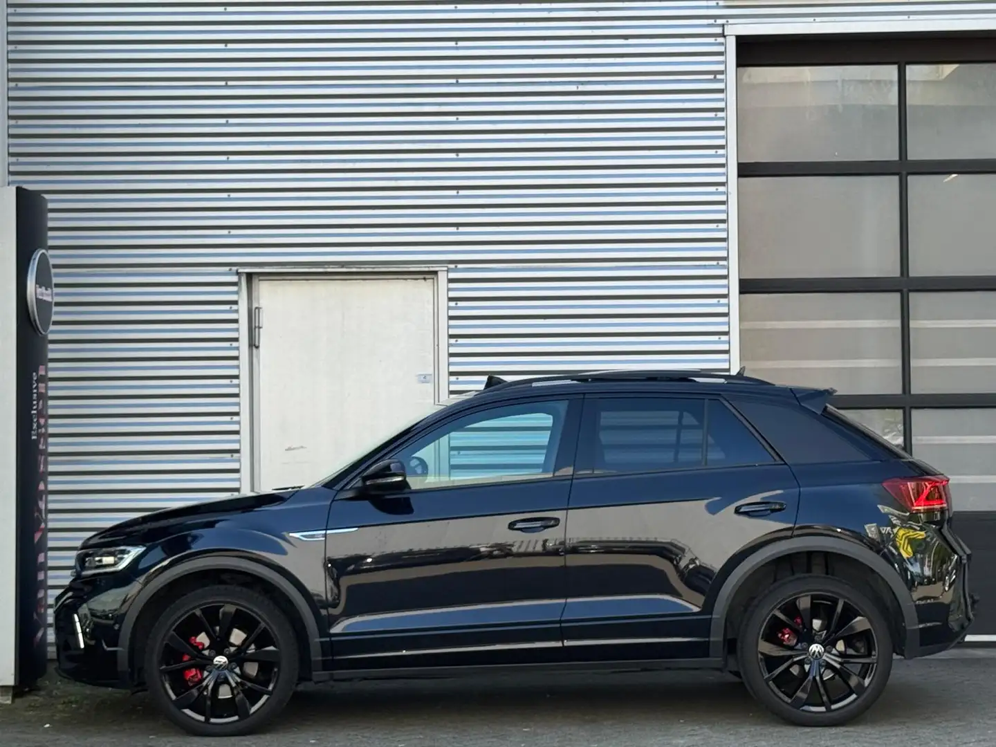 Volkswagen T-Roc 1.5 TSI R-Line|Pano|Camera|Trekhaak|Beats|Carplay| Nero - 2
