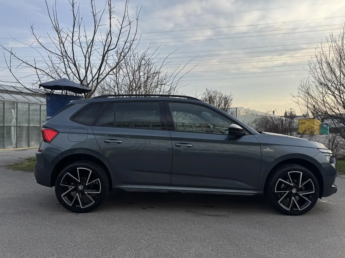 Skoda Kamiq Monte Carlo 4-Zylinder DSG *EXTRAS* AHK 1.Besitz Grau - 2