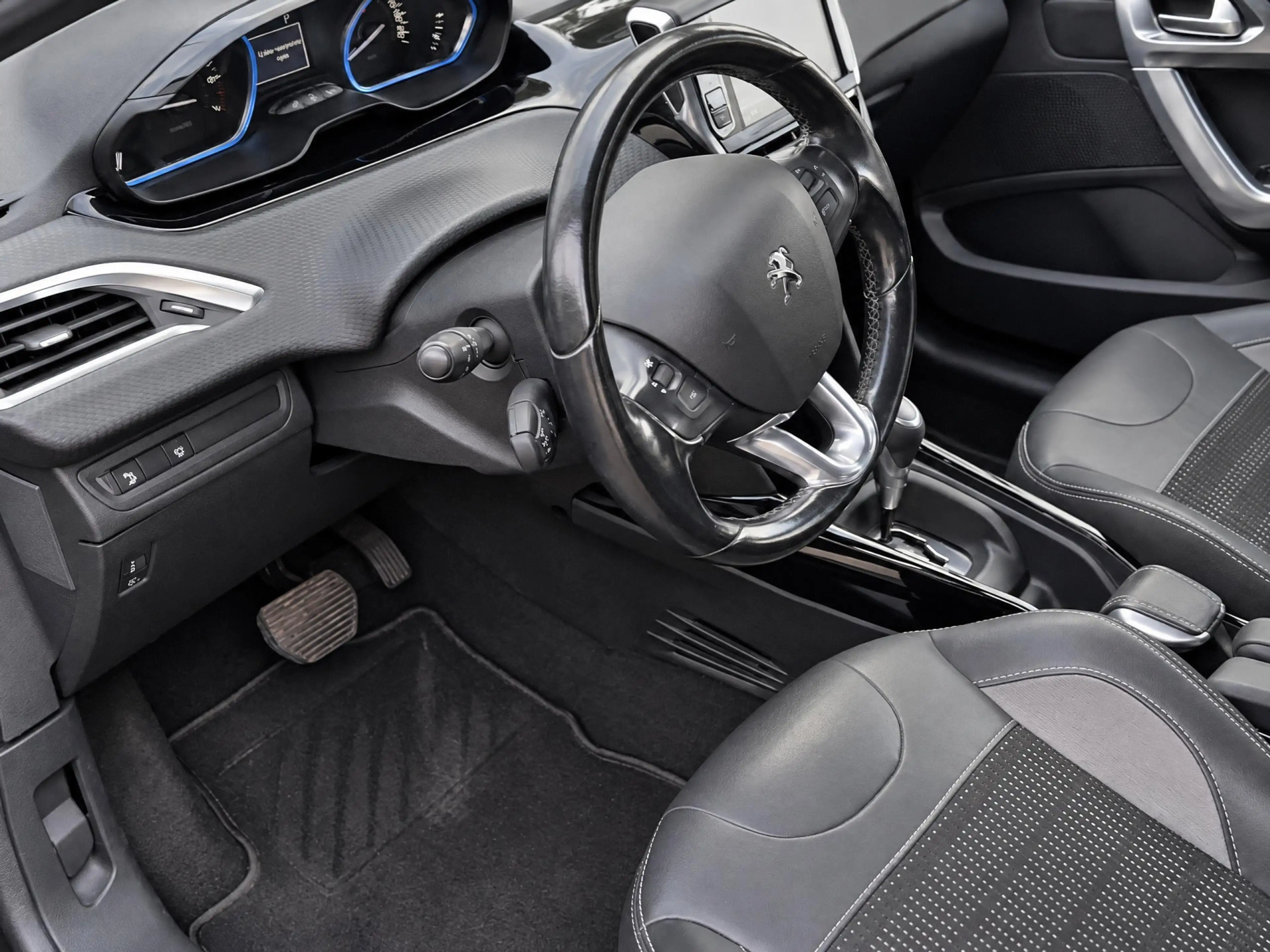 Peugeot 2008 1.2 PureTech 110PK Allure Camera | Navigatie | Par — photo 4