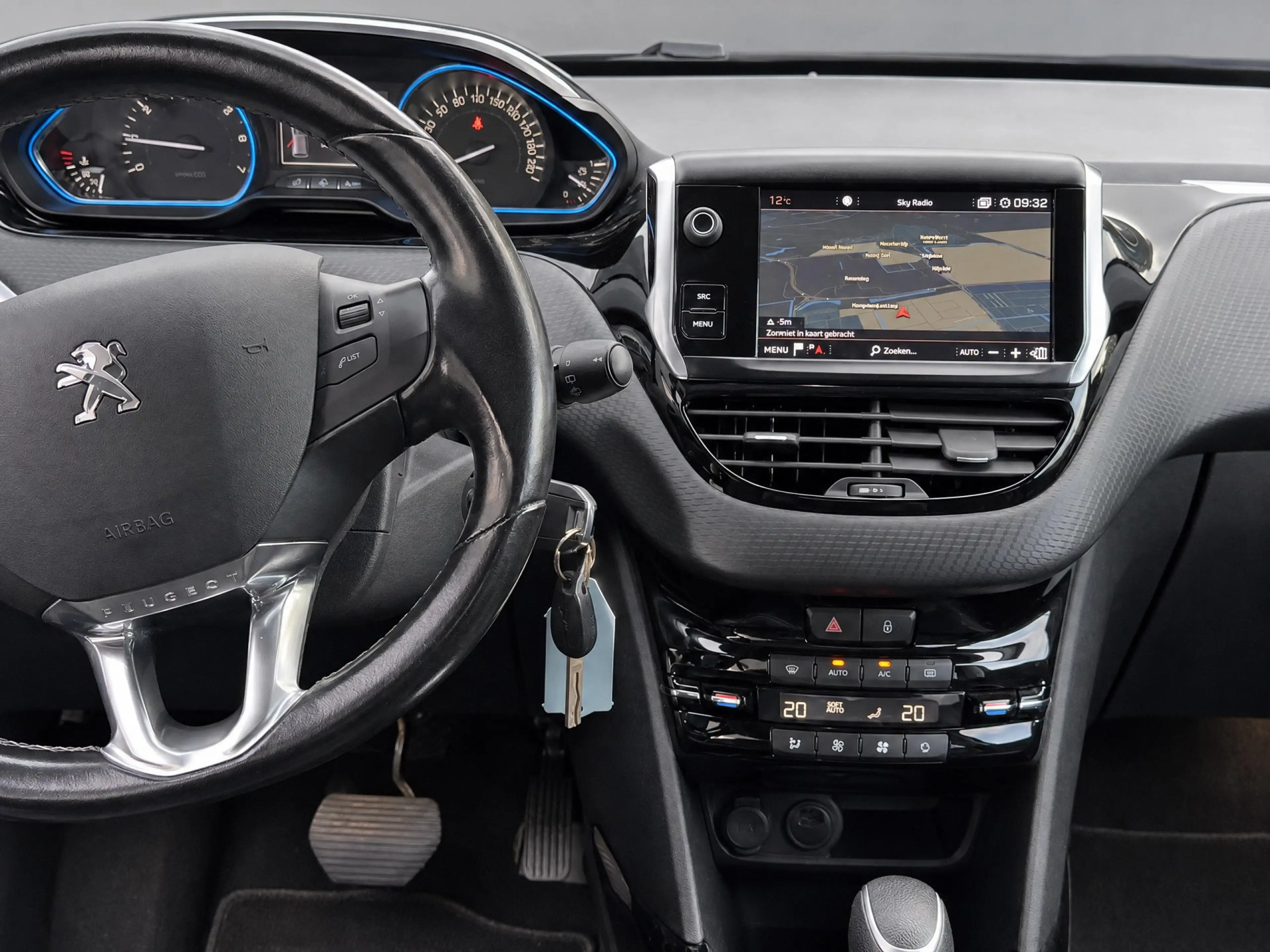 Peugeot 2008 1.2 PureTech 110PK Allure Camera | Navigatie | Par — photo 10