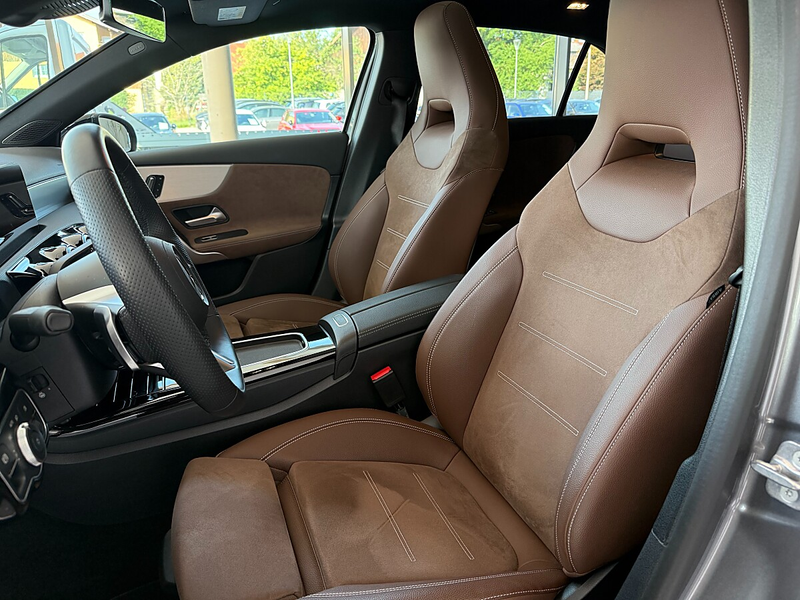 Mercedes-Benz A 250 e AMG Line — photo 9