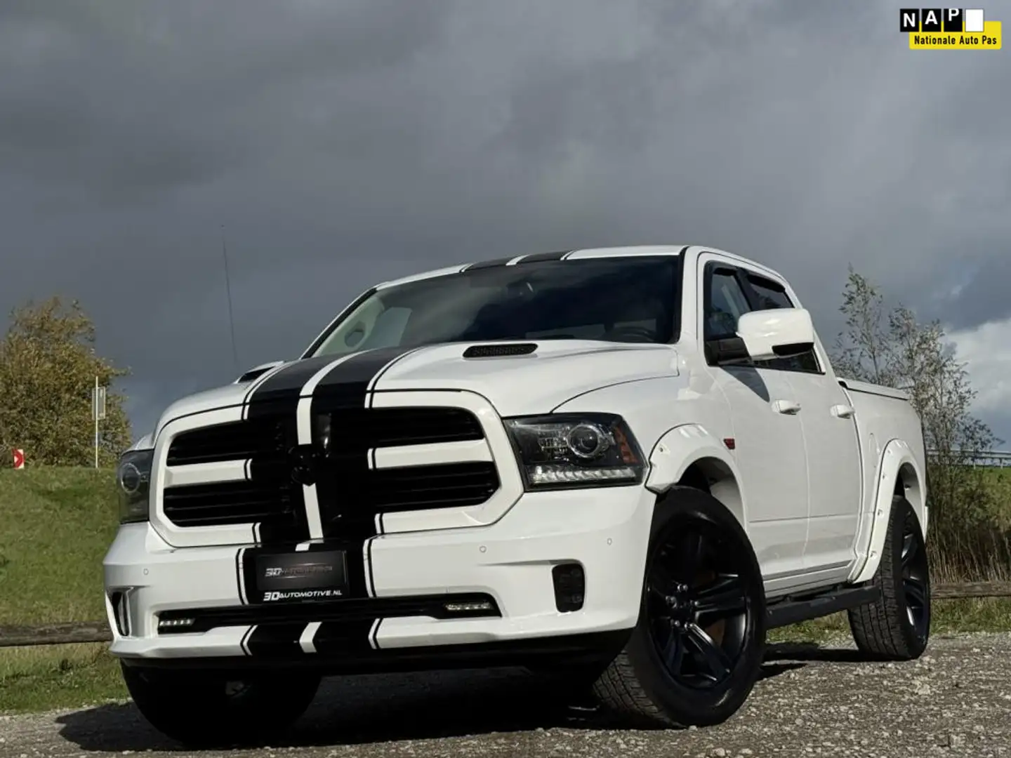 Dodge RAM 1500 Sport 5.7L V8 Widebody, MARGE-GEEN BTW, LAGE Wit - 1