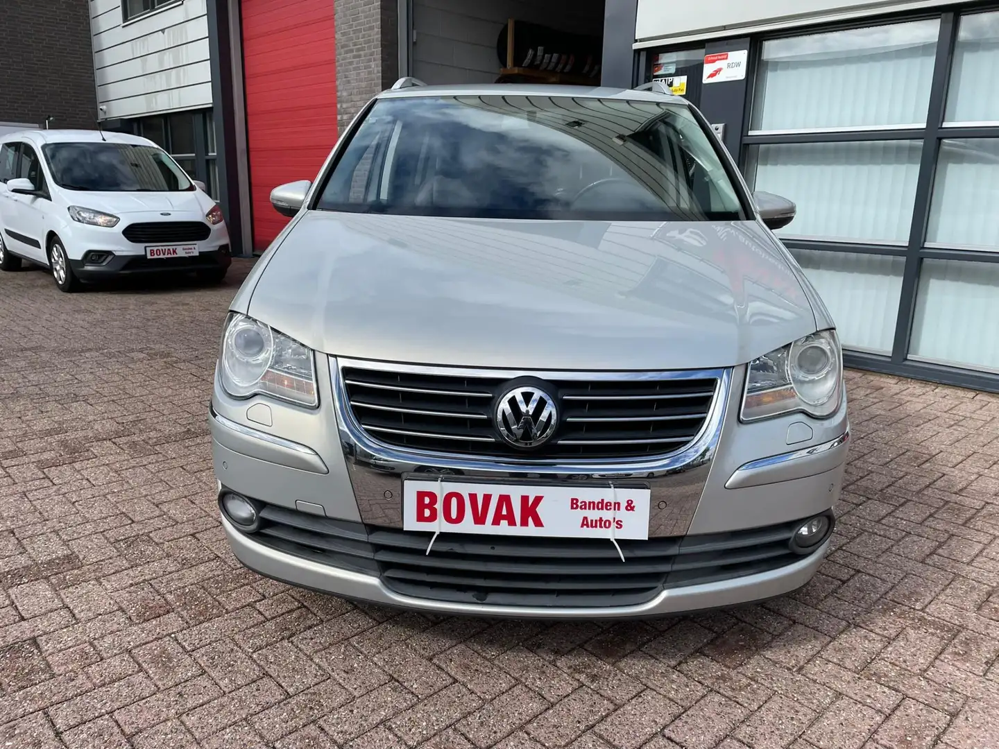 Volkswagen Touran 1.4 TSI Trendline AUTOMAAT Grijs - 2