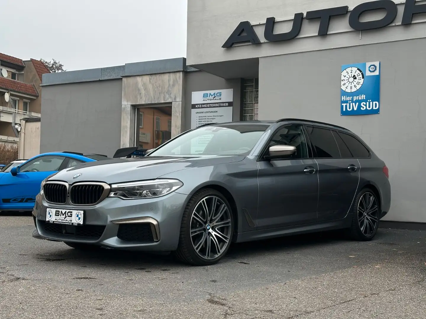 BMW 550 d xDrive SoftClose AHK PANO ACC H/K Alarm Grau - 1
