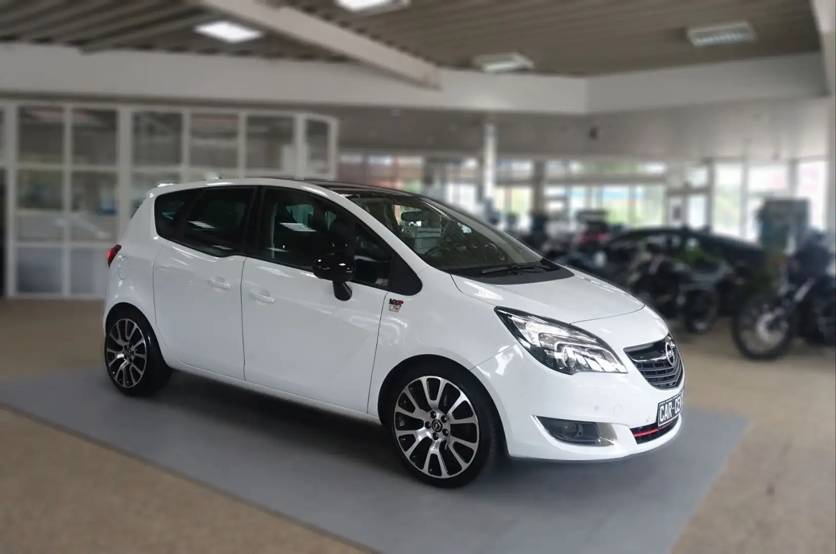 Opel Meriva B Sportive 1.4 Autom.; AAC SHZ PDC 18" Weiß - 1