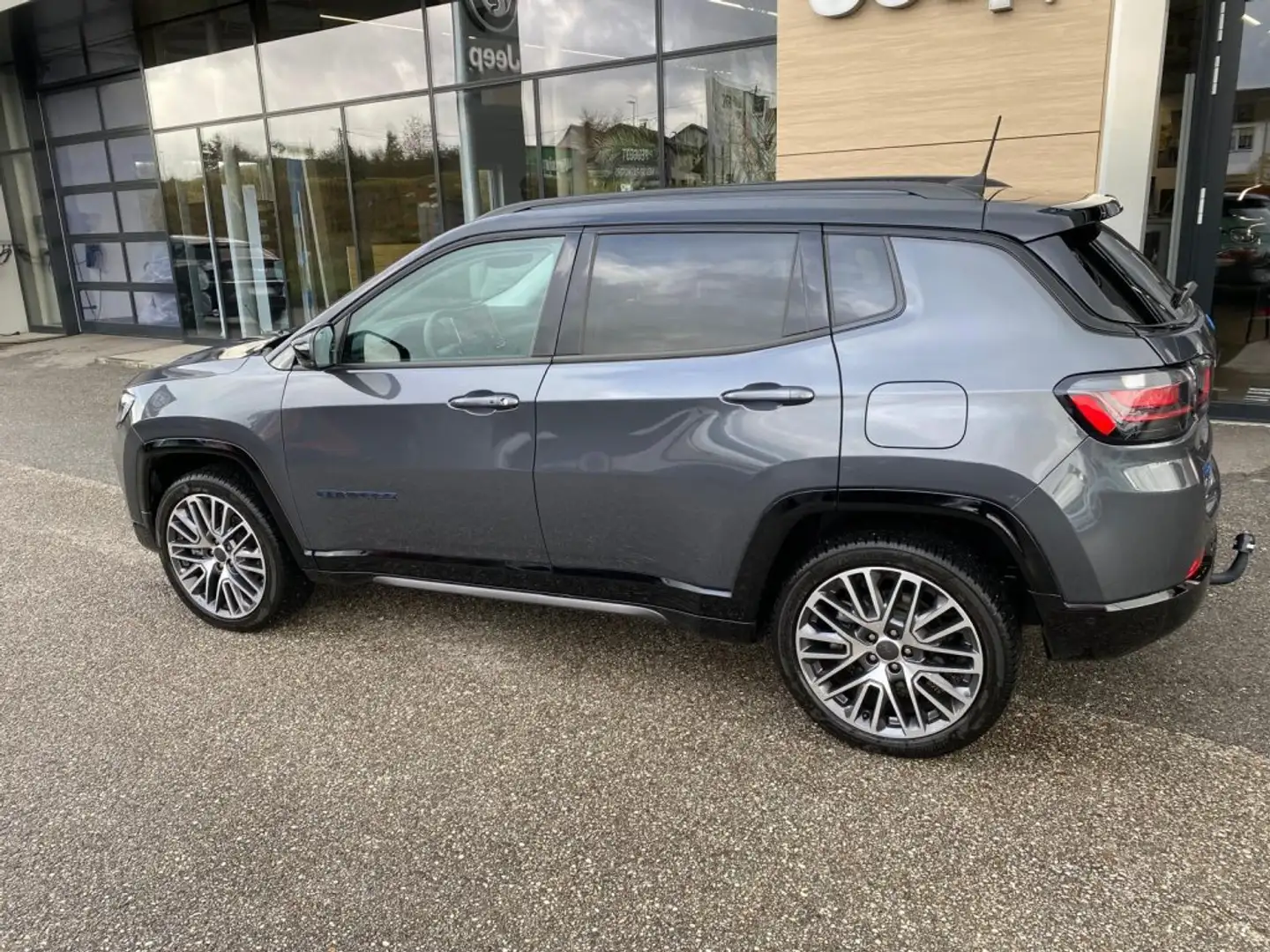 Jeep Compass Plug-In Hybrid My23 1.3 Phev At 4xe *AHK* Grau - 2