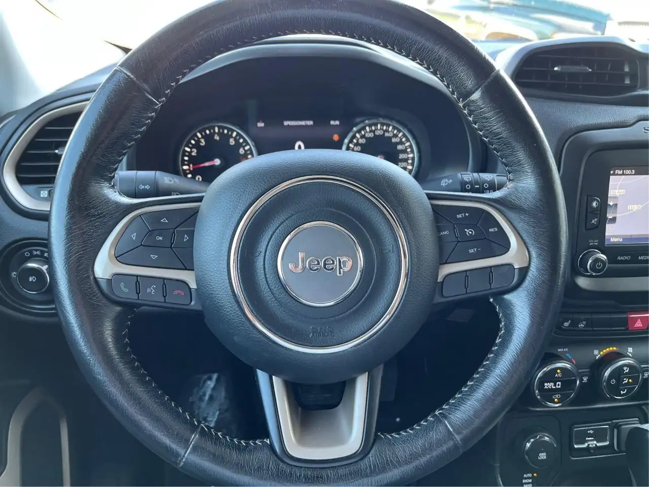 Jeep Renegade photo Jeep Renegade