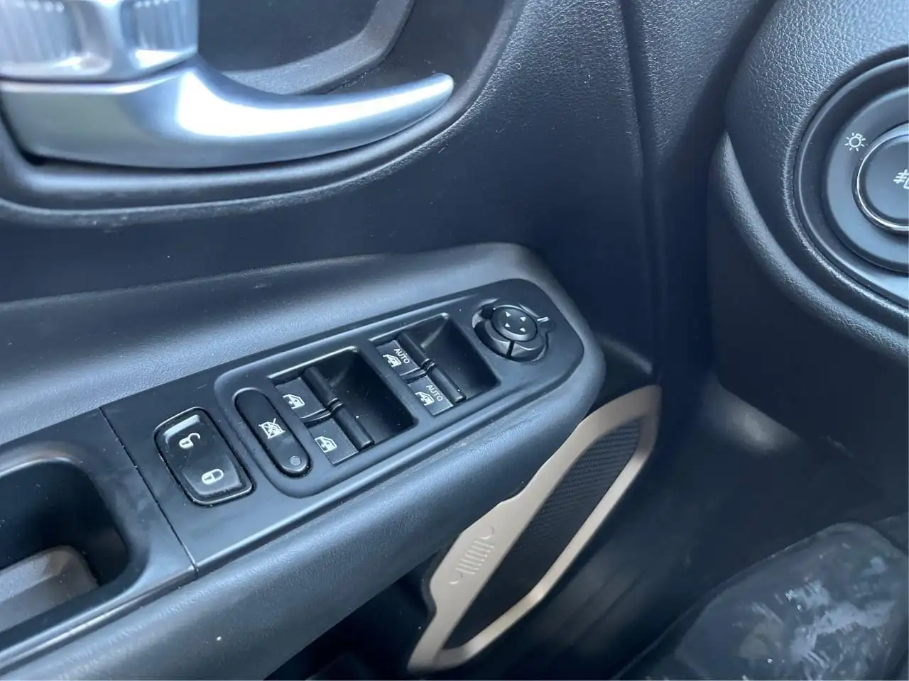 Jeep Renegade photo Jeep Renegade