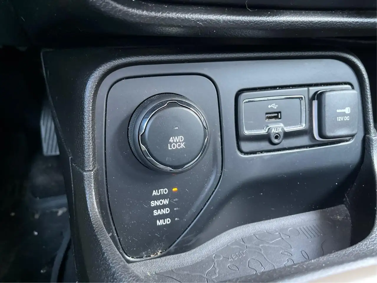 Jeep Renegade photo Jeep Renegade