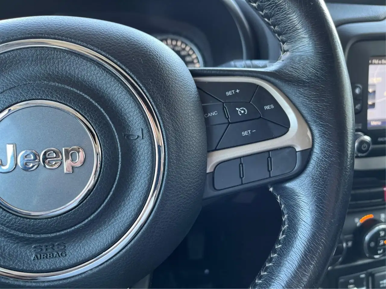 Jeep Renegade photo Jeep Renegade