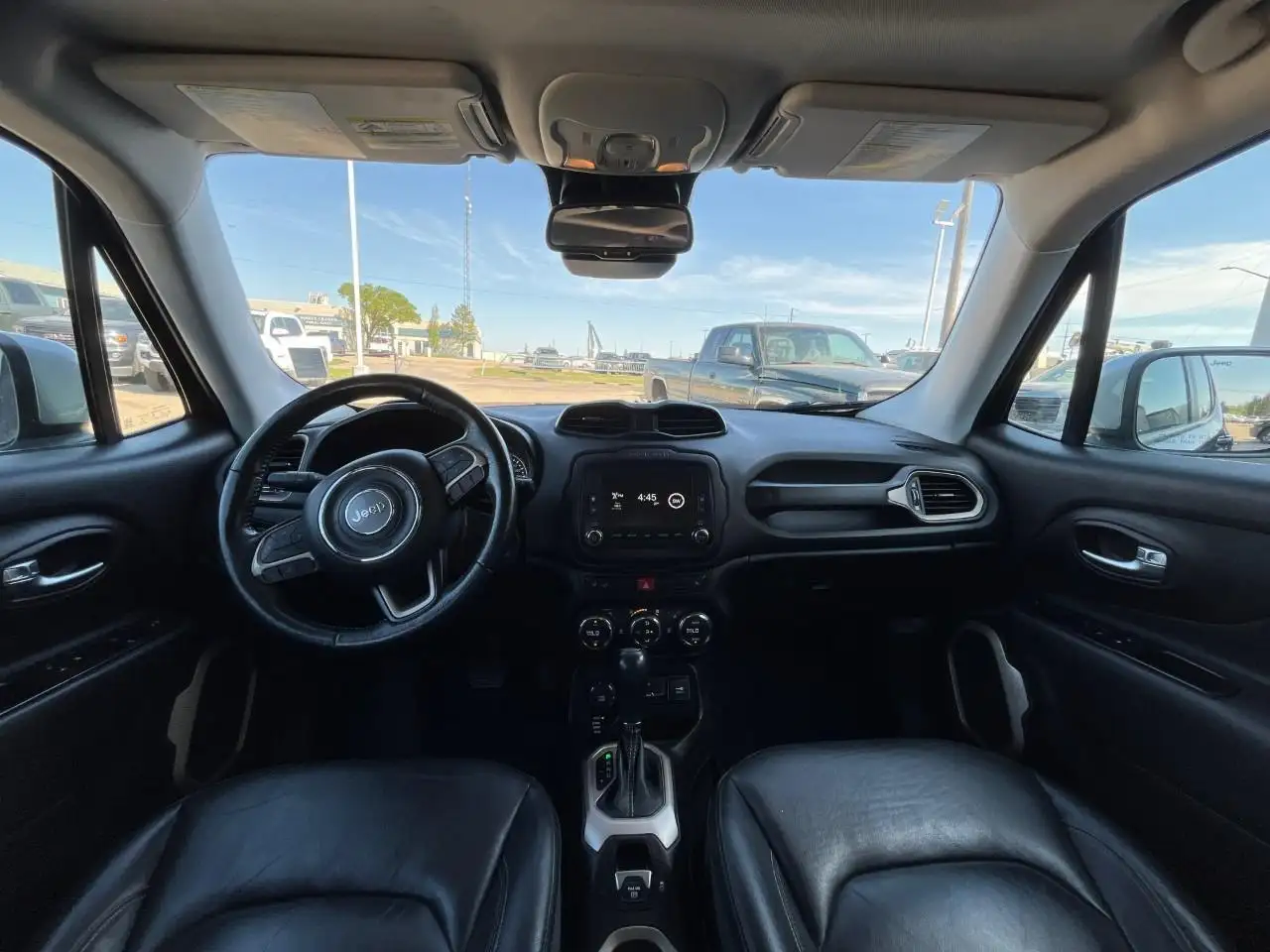 Jeep Renegade photo Jeep Renegade