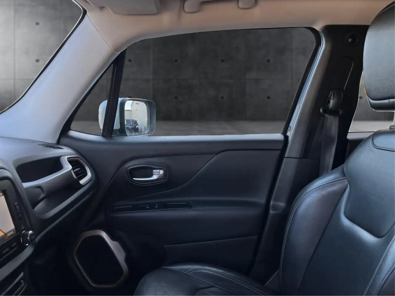 Jeep Renegade photo Jeep Renegade