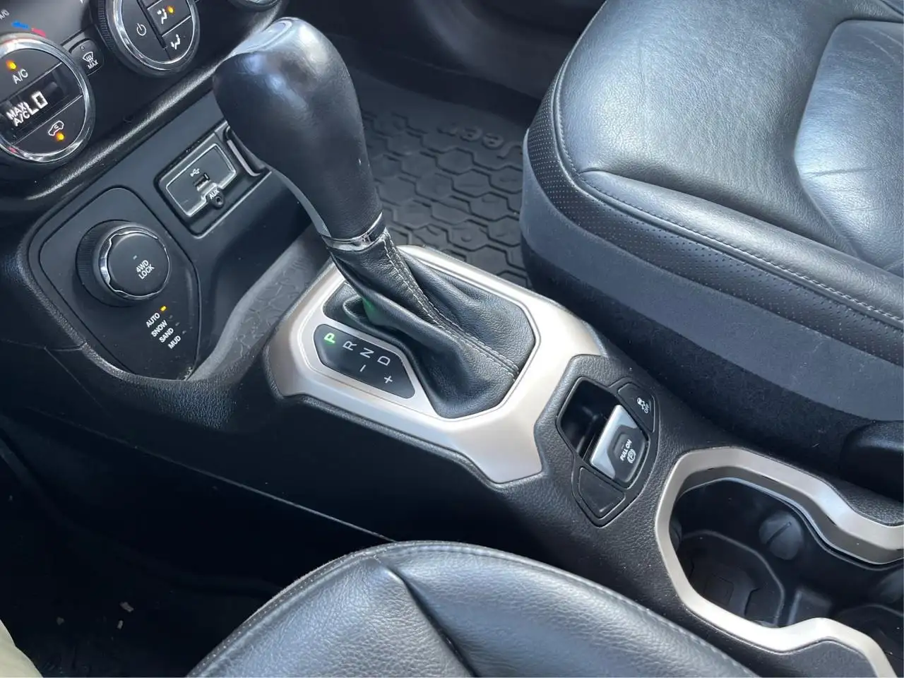 Jeep Renegade photo Jeep Renegade