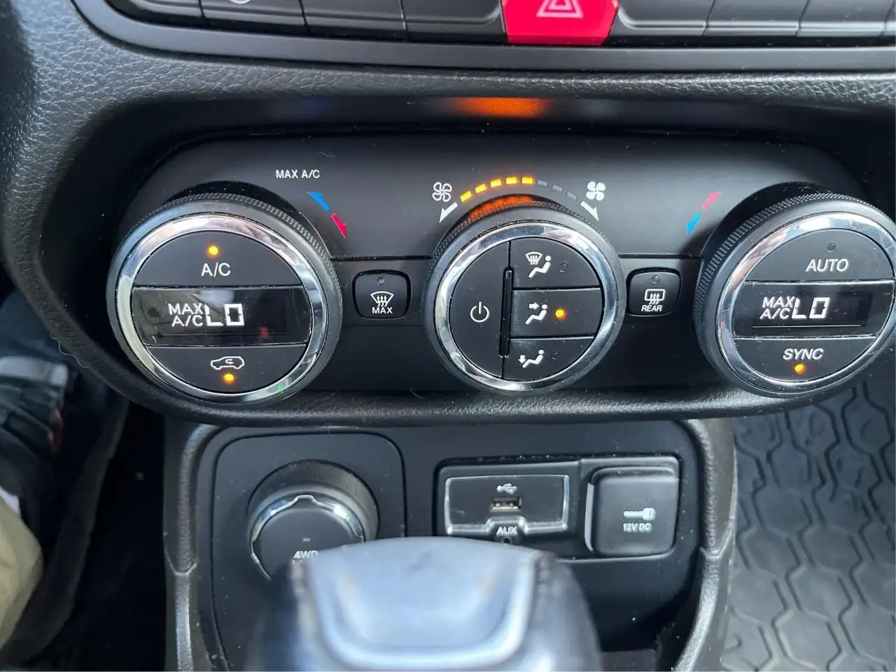Jeep Renegade photo Jeep Renegade
