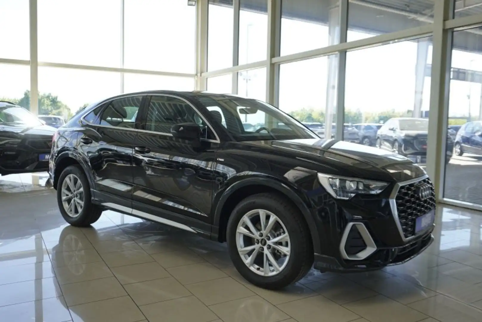 Audi Q3 Sportback S-Line 35TFSI 4*J.Gar/aAHK/Navi/el.Klapp Schwarz - 1