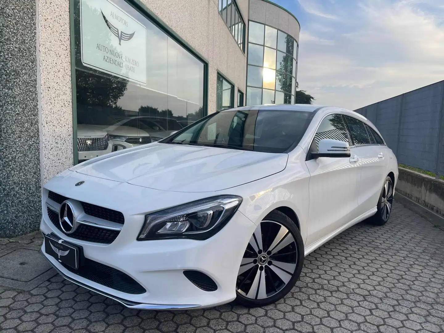 Mercedes-Benz CLA 200 d Automatic Shooting Brake Sport-no vinc-rata 250 Bianco - 1