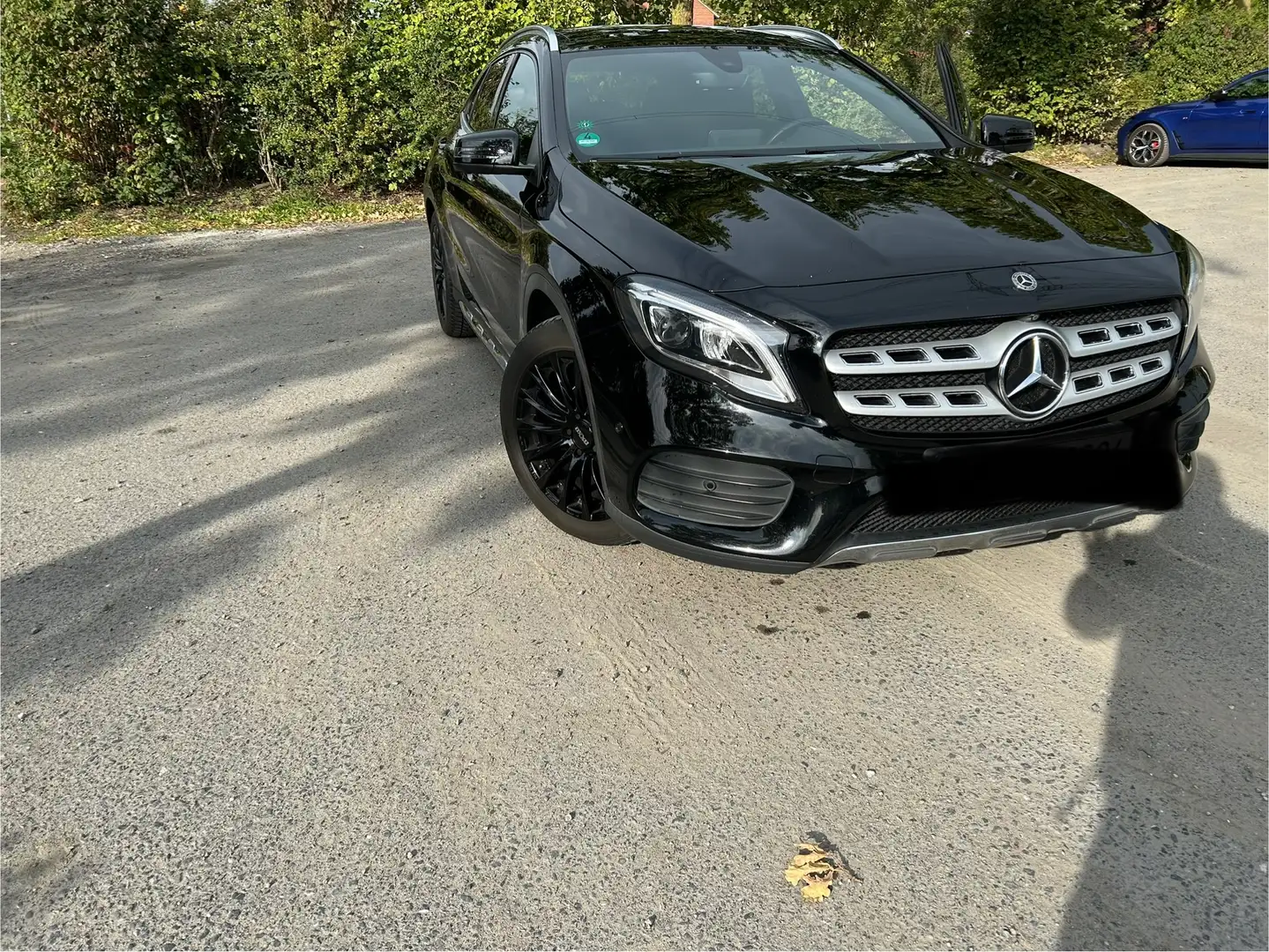 Mercedes-Benz GLA 180 GLA 180 7G-DCTAMG Line Schwarz - 2