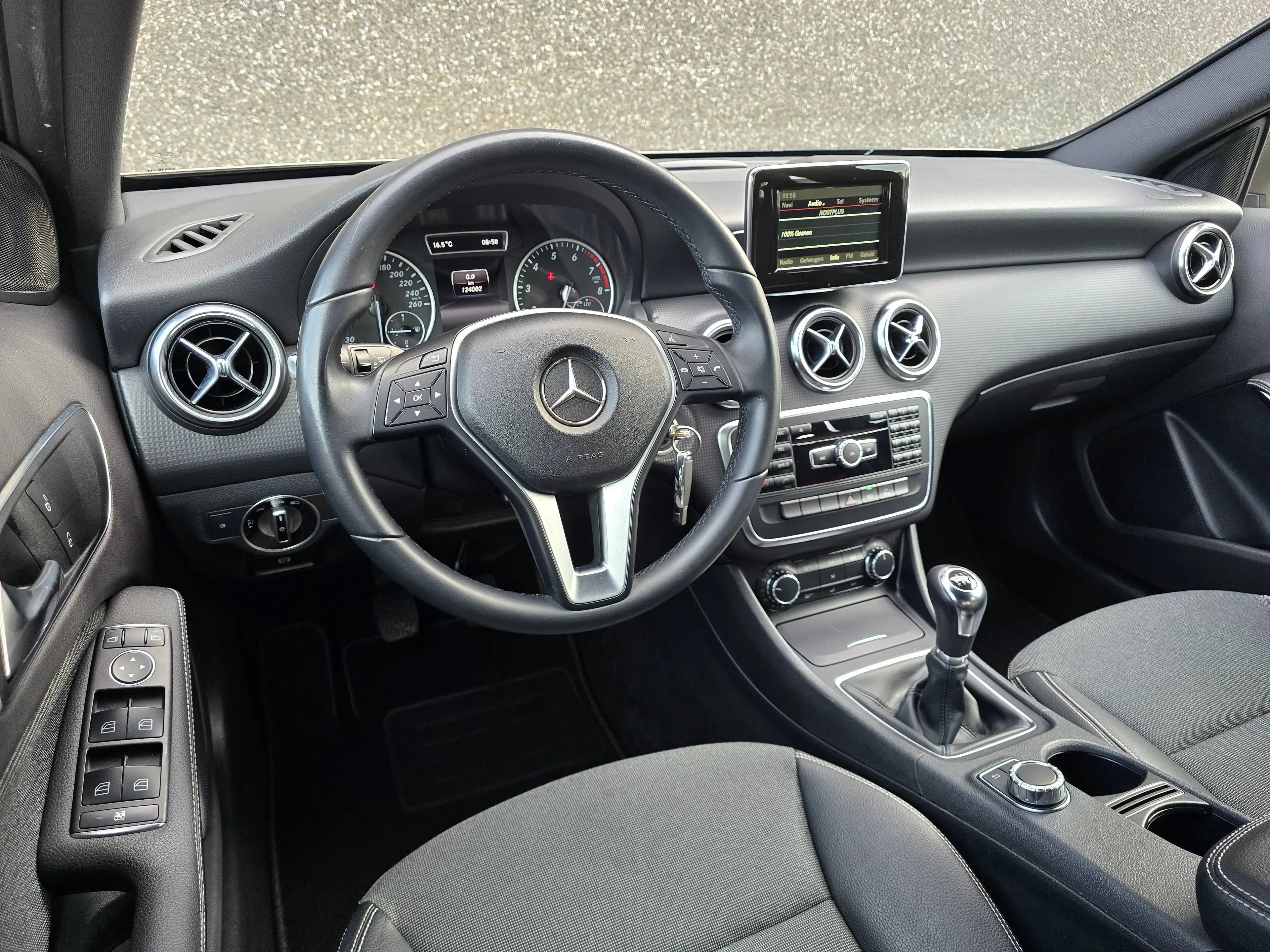 Mercedes-Benz A 180 A 180 BlueEFFICIENCY Avantgarde AIRCO/PDC V+A... — photo 27