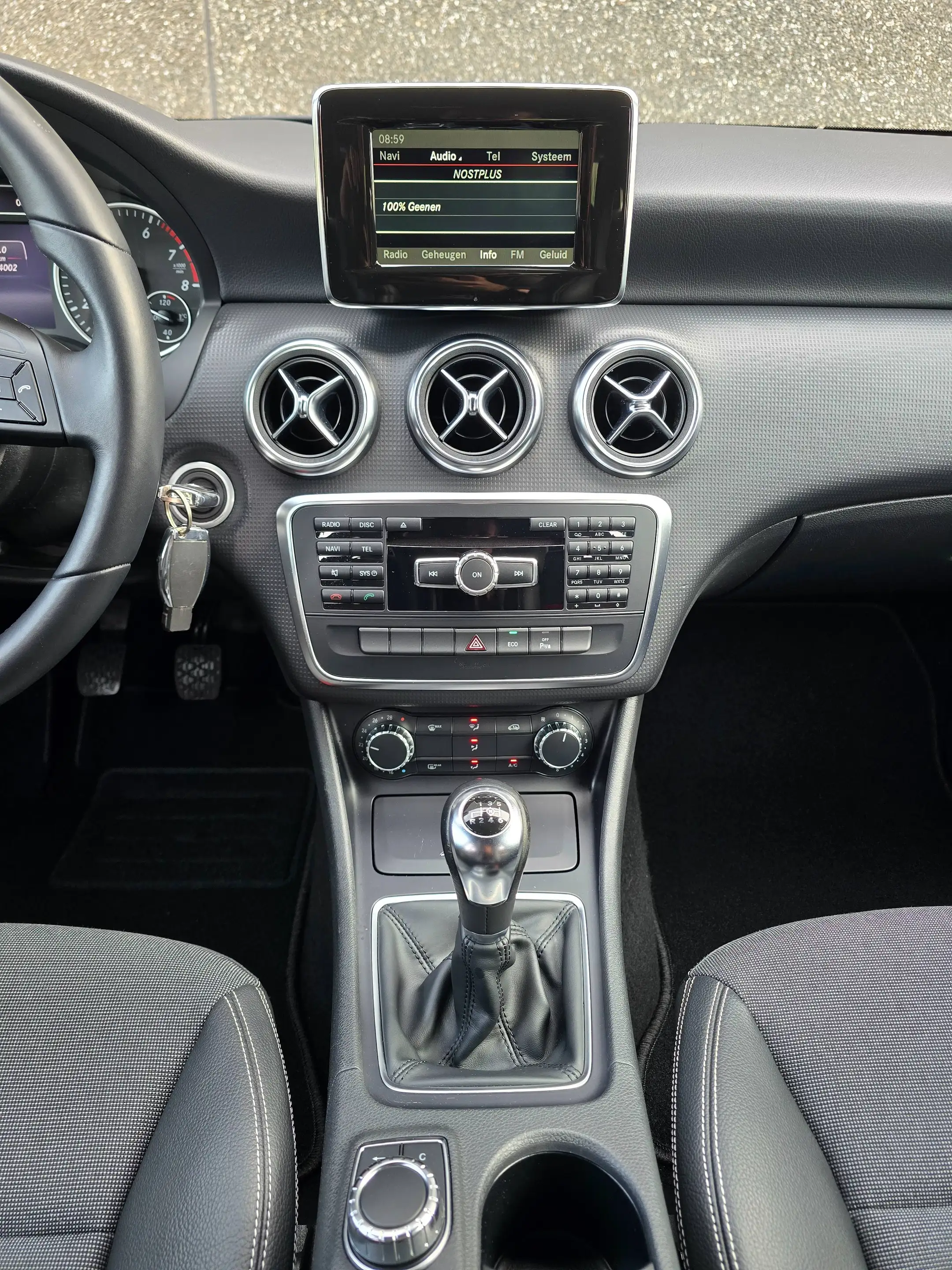 Mercedes-Benz A 180 A 180 BlueEFFICIENCY Avantgarde AIRCO/PDC V+A... — photo 30