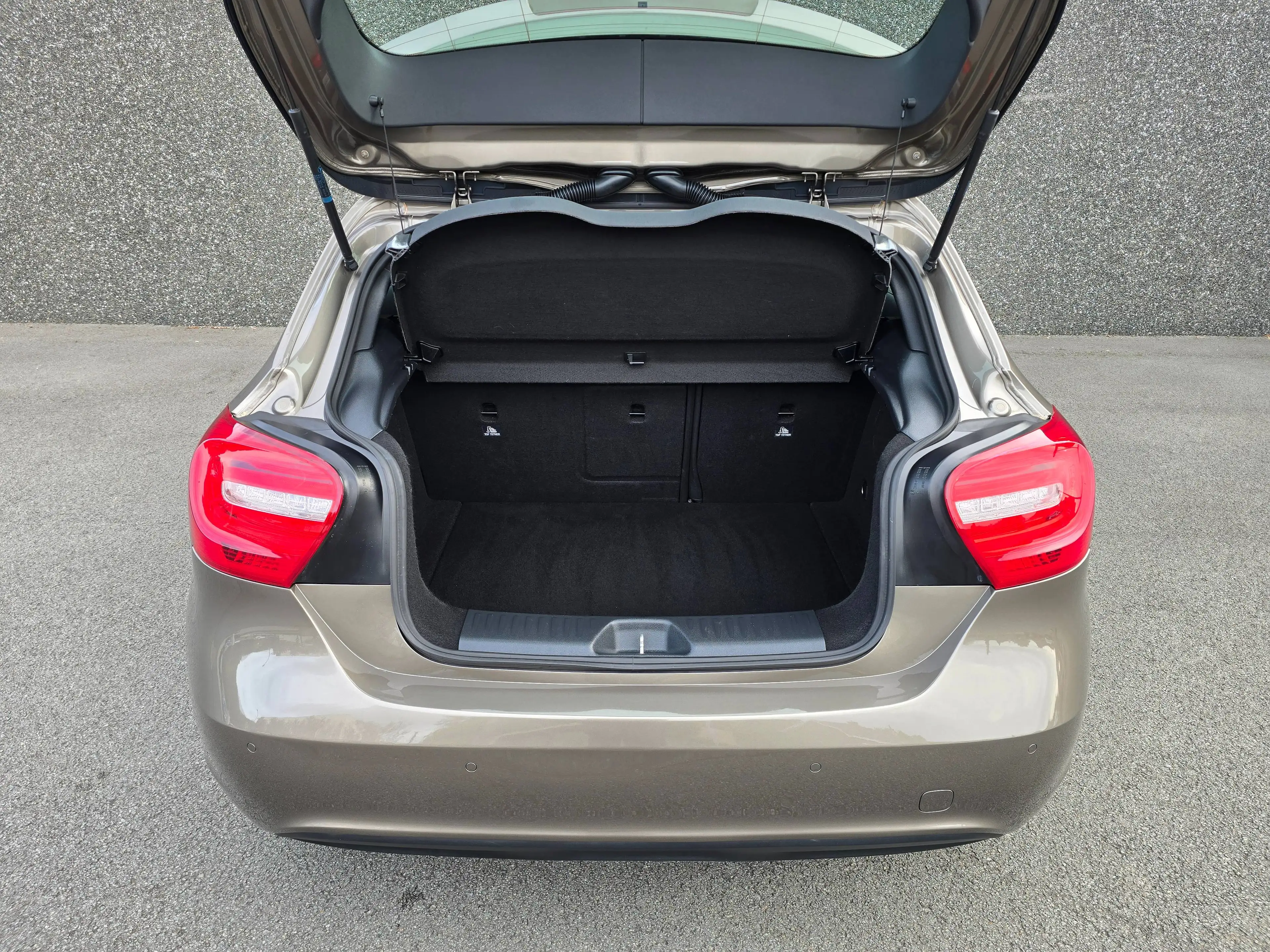 Mercedes-Benz A 180 A 180 BlueEFFICIENCY Avantgarde AIRCO/PDC V+A... — photo 34