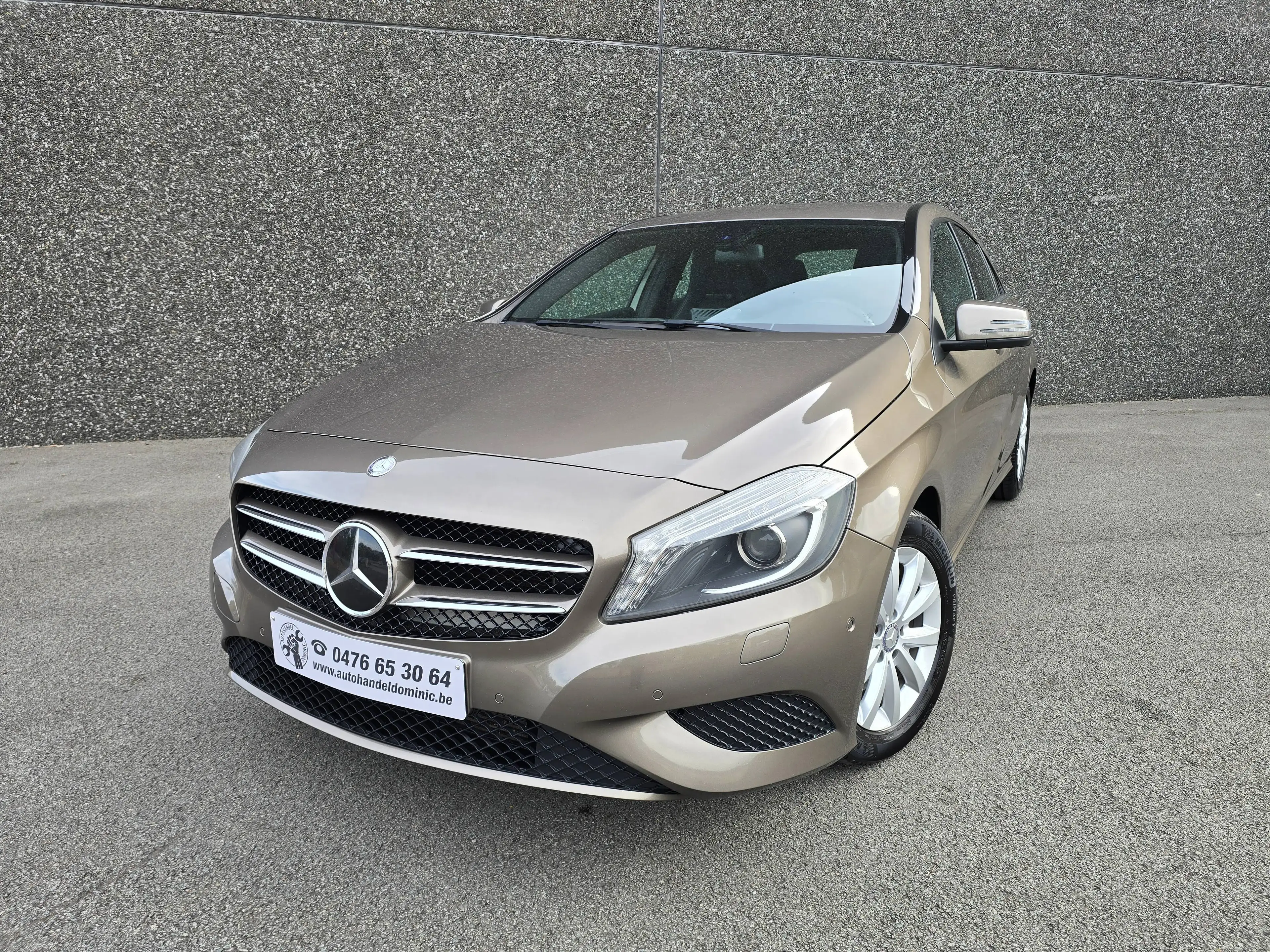 Mercedes-Benz A 180 A 180 BlueEFFICIENCY Avantgarde AIRCO/PDC V+A...