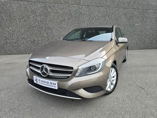 Mercedes-Benz A 180 A 180 BlueEFFICIENCY Avantgarde AIRCO/PDC V+A...