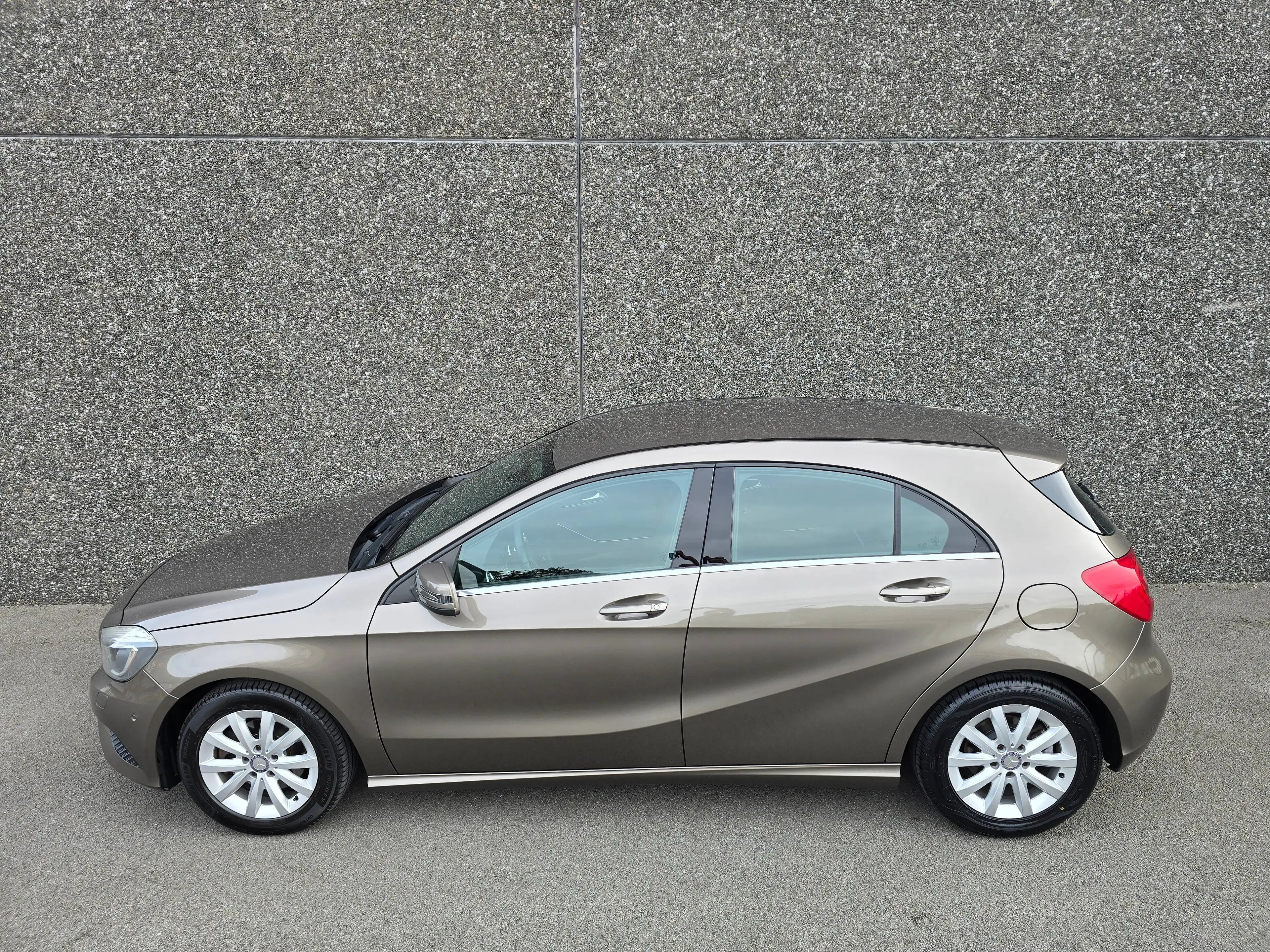 Mercedes-Benz A 180 A 180 BlueEFFICIENCY Avantgarde AIRCO/PDC V+A... — photo 4