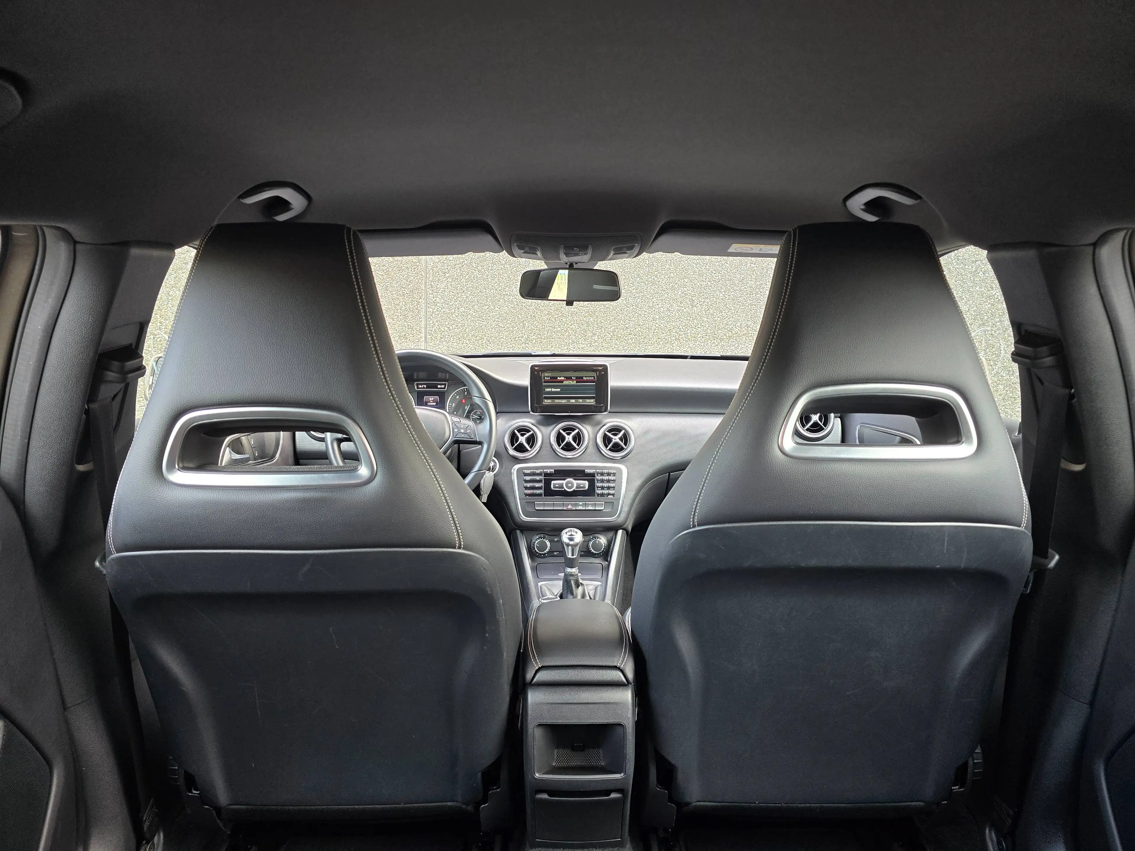Mercedes-Benz A 180 A 180 BlueEFFICIENCY Avantgarde AIRCO/PDC V+A... — photo 33