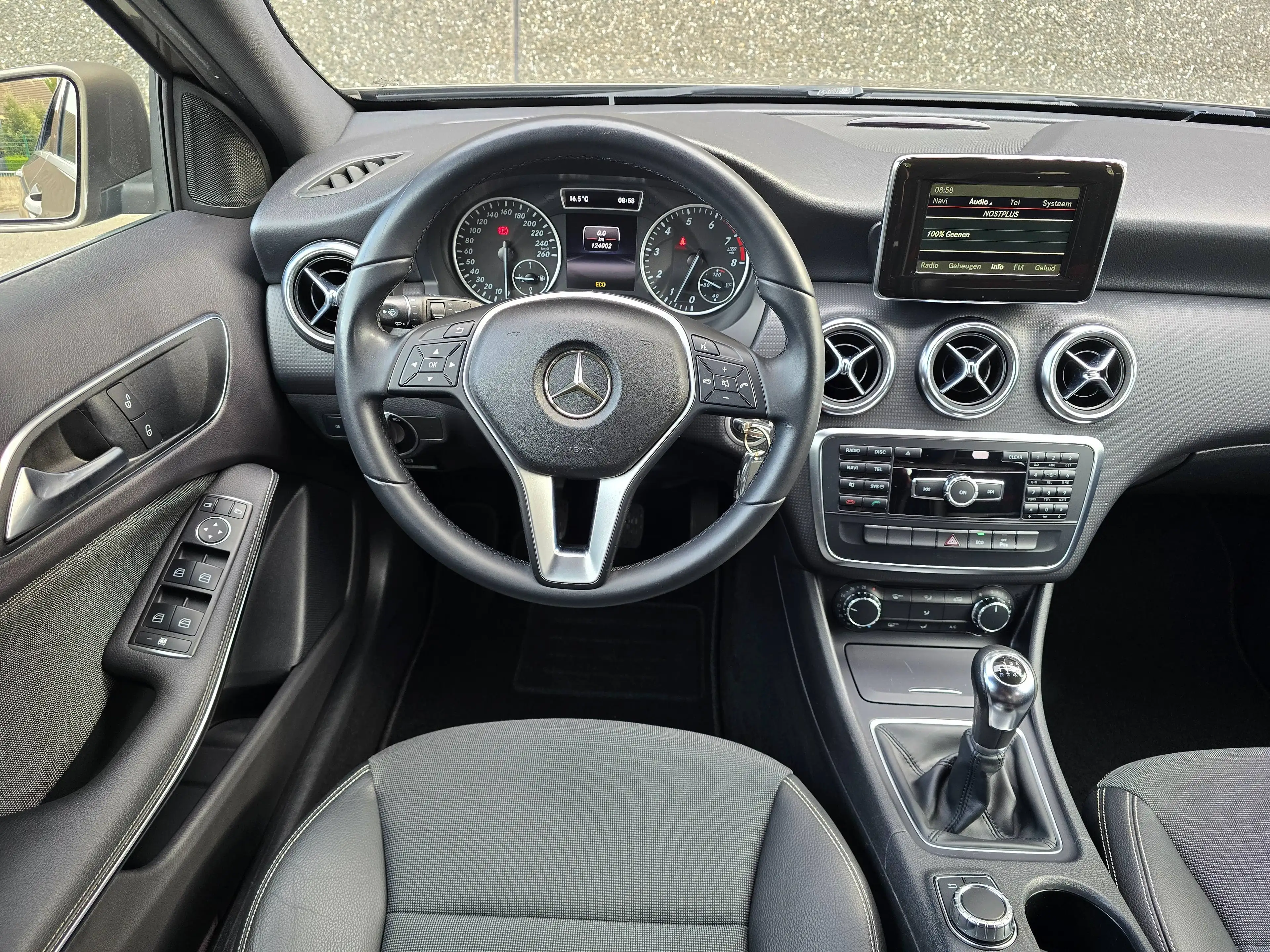 Mercedes-Benz A 180 A 180 BlueEFFICIENCY Avantgarde AIRCO/PDC V+A... — photo 29