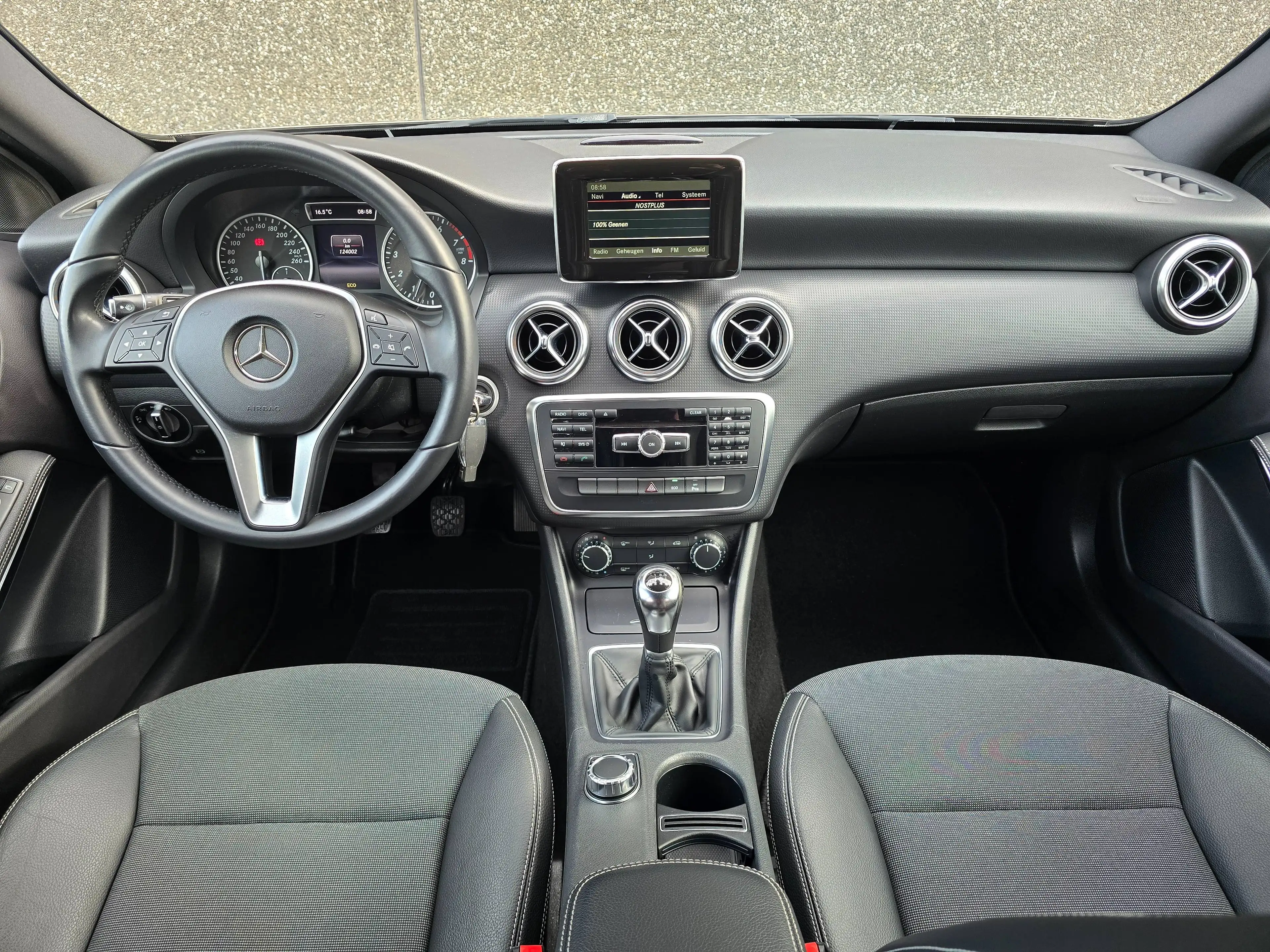 Mercedes-Benz A 180 A 180 BlueEFFICIENCY Avantgarde AIRCO/PDC V+A... — photo 28