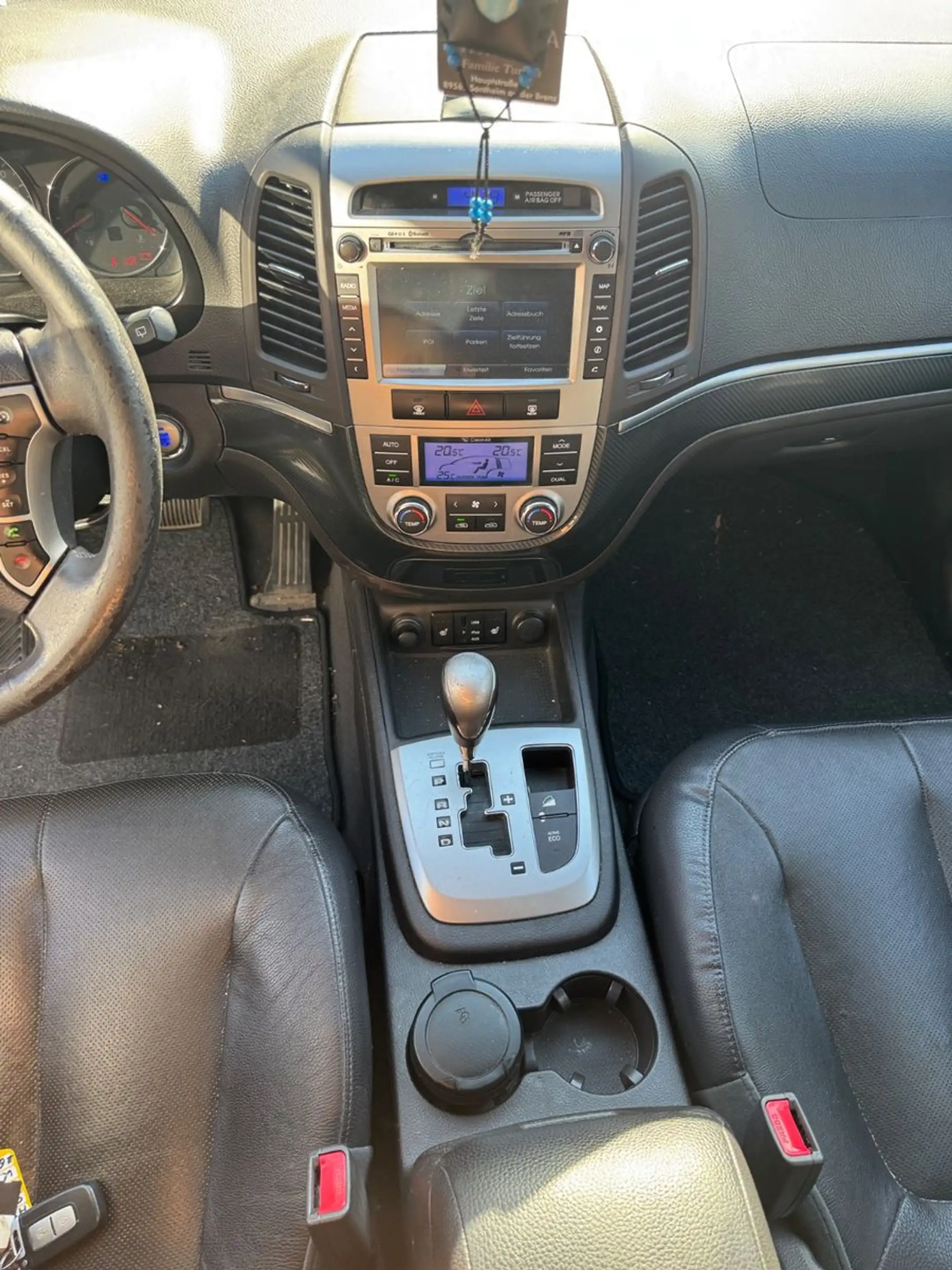 Hyundai SANTA FE 2.2 CRDi Premium Temp,Sitzh,4WD,KeyGO — photo 10