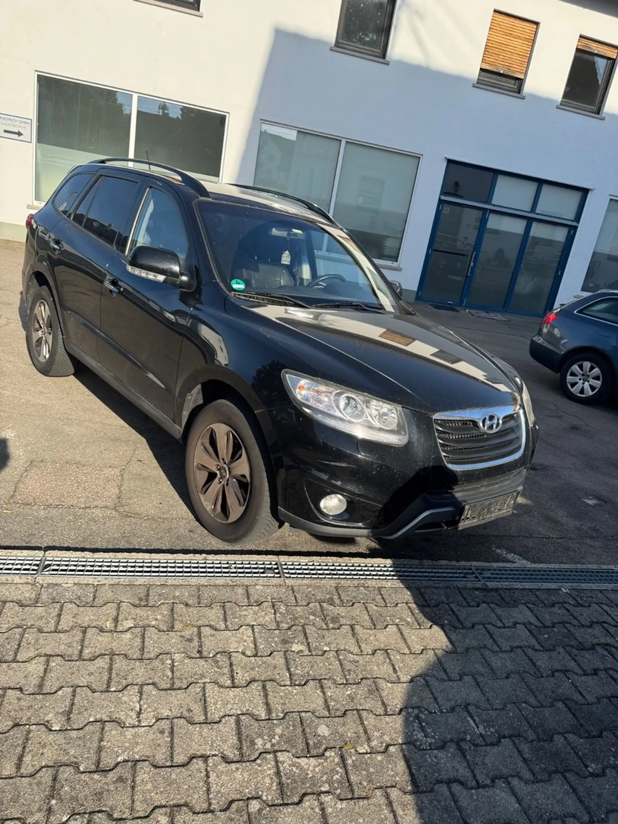 Hyundai SANTA FE 2.2 CRDi Premium Temp,Sitzh,4WD,KeyGO — photo 2