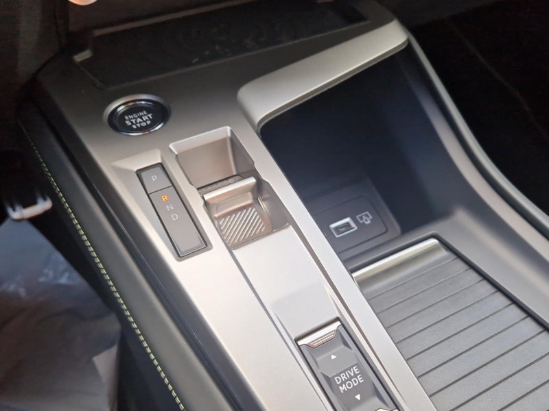 Peugeot 408 Elektromotor 210 GT/LED/NAVI/Kamera/Massage — photo 18