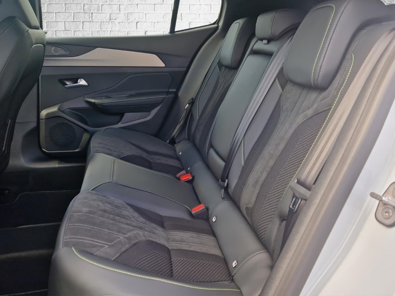 Peugeot 408 Elektromotor 210 GT/LED/NAVI/Kamera/Massage — photo 11