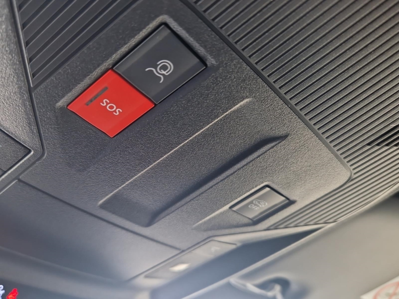 Peugeot 408 Elektromotor 210 GT/LED/NAVI/Kamera/Massage — photo 19