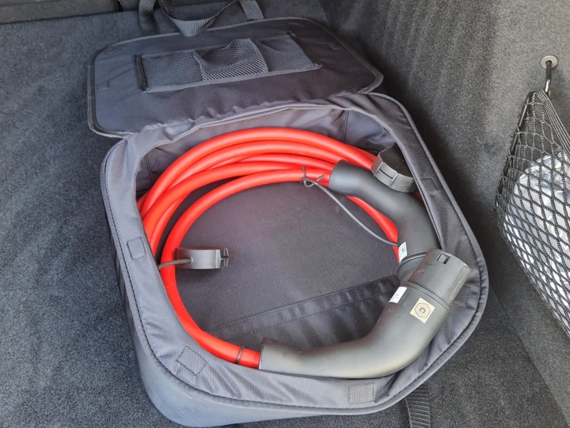 Peugeot 408 Elektromotor 210 GT/LED/NAVI/Kamera/Massage — photo 28