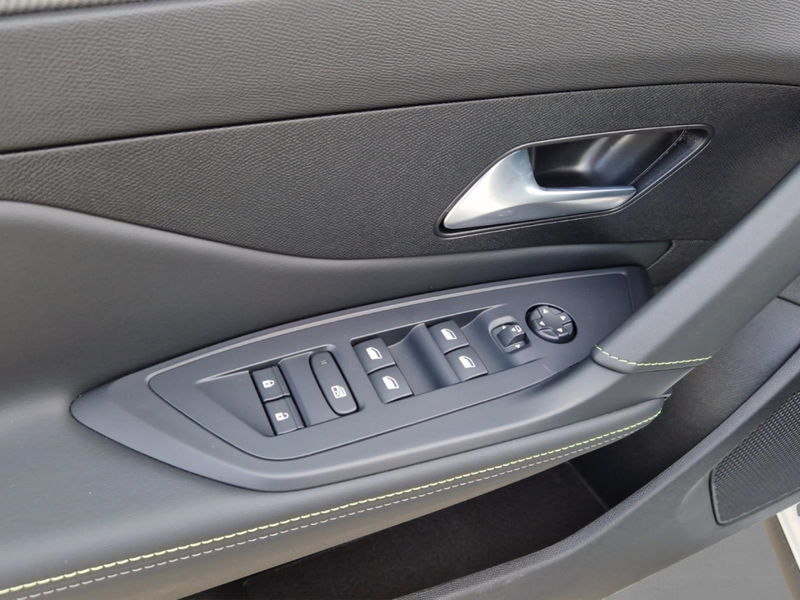 Peugeot 408 Elektromotor 210 GT/LED/NAVI/Kamera/Massage — photo 13
