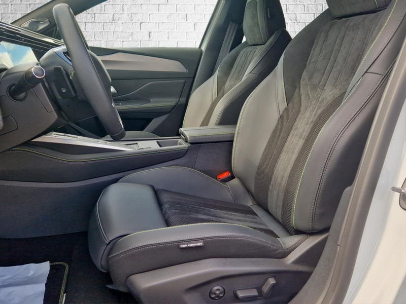 Peugeot 408 Elektromotor 210 GT/LED/NAVI/Kamera/Massage — photo 12