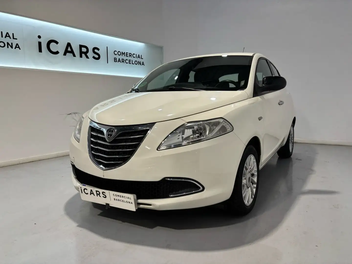 Lancia Ypsilon 1.2 evo II Gold Blanco - 1