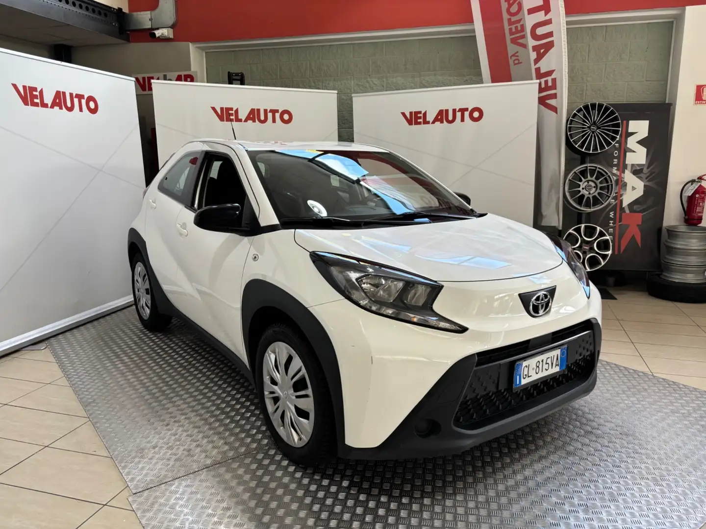 Toyota Aygo Aygo X 1.0 VVT-i 72 CV 5 porte Active Bianco - 2