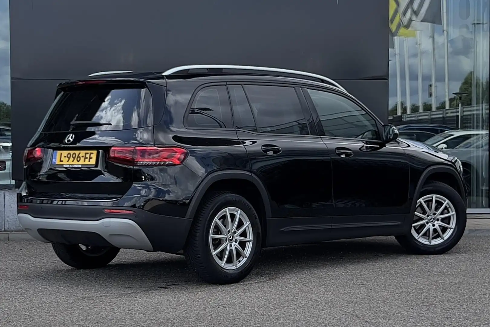 Mercedes-Benz GLB 180 GLB Automaat Business Solution | Advantage Pakket Noir - 2