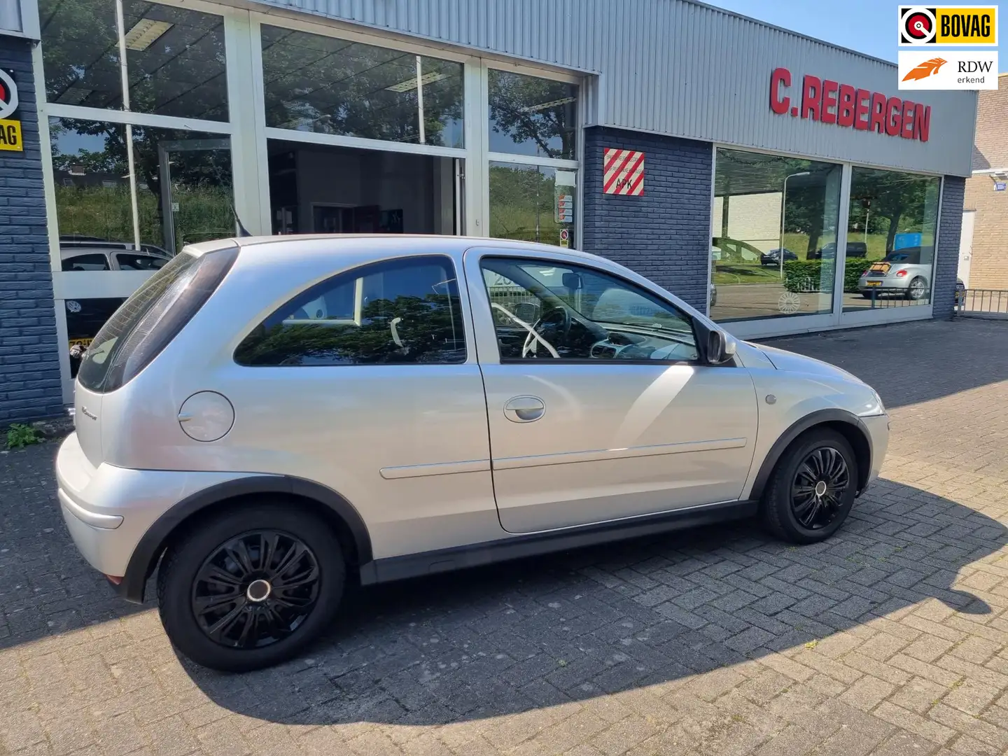 Opel Corsa 1.2-16V Essentia Grijs - 1